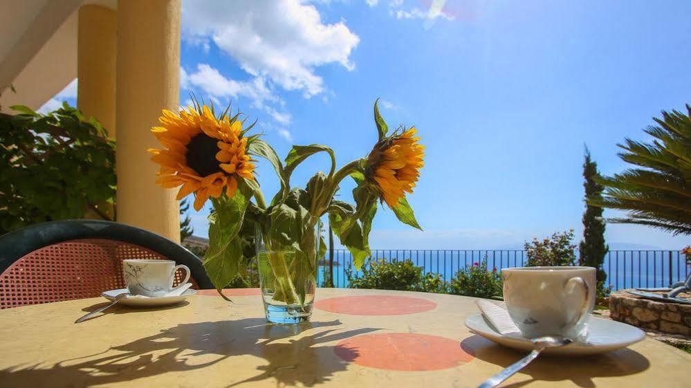 Garbis Villas & Apartments Lourdata  Dış mekan fotoğraf